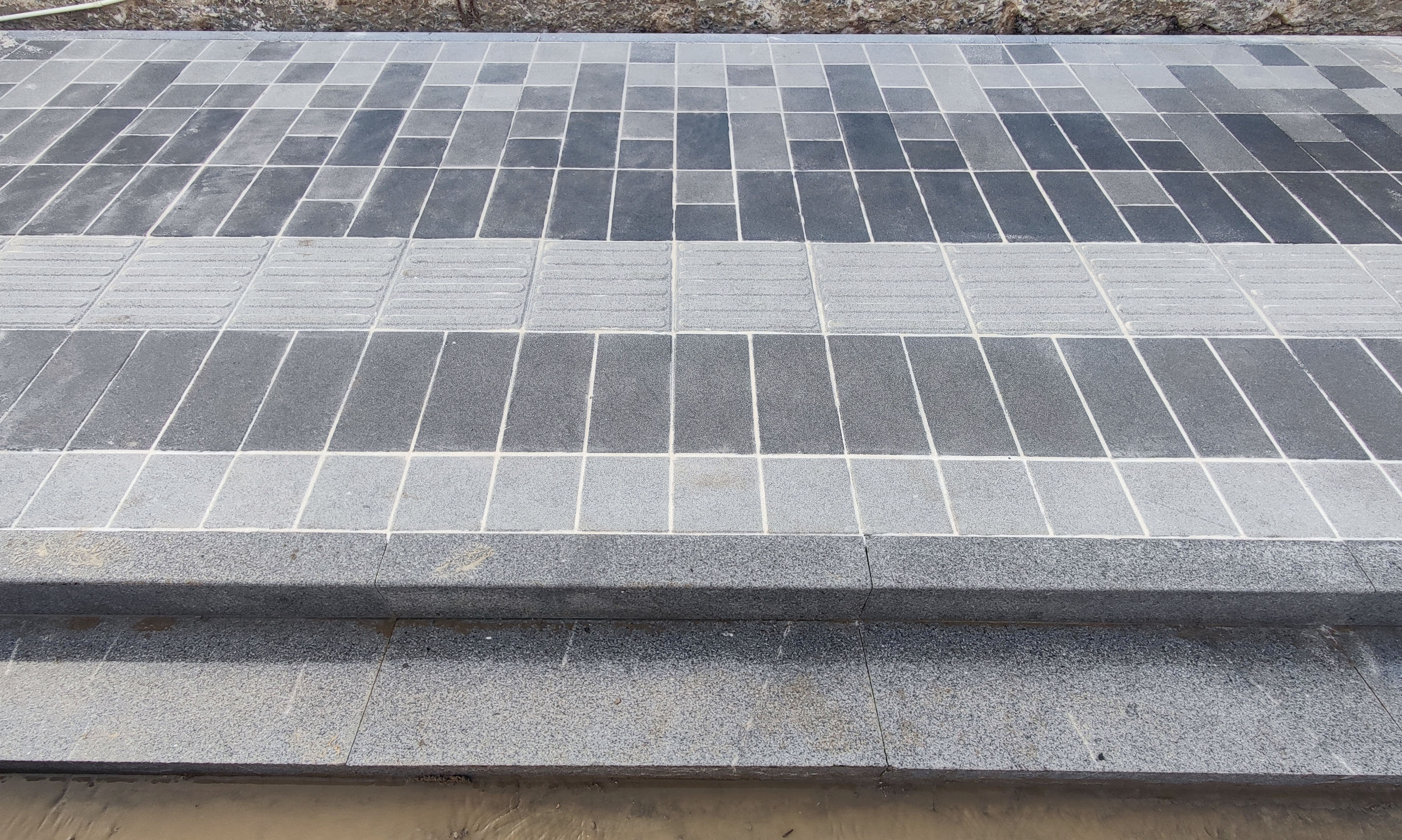 石英砂掃縫.jpg 圖片